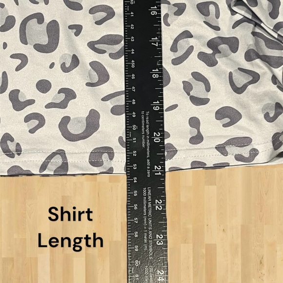 NWOT Women’s Size Medium Cheetah Print Polyester Long Sleeve Top Bottom Sleepwea - Picture 4 of 10